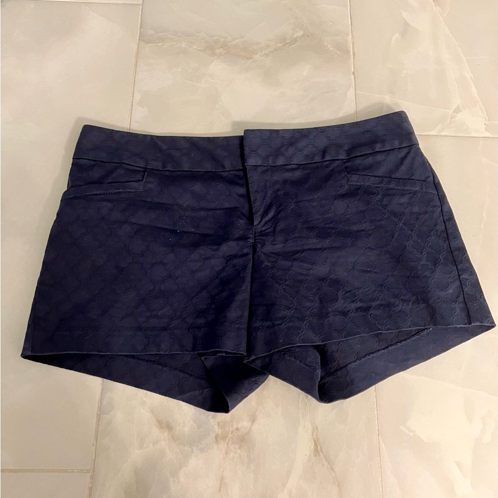 Lilly Pulitzer Ellie shorts size 6 navy blue diamond pattern